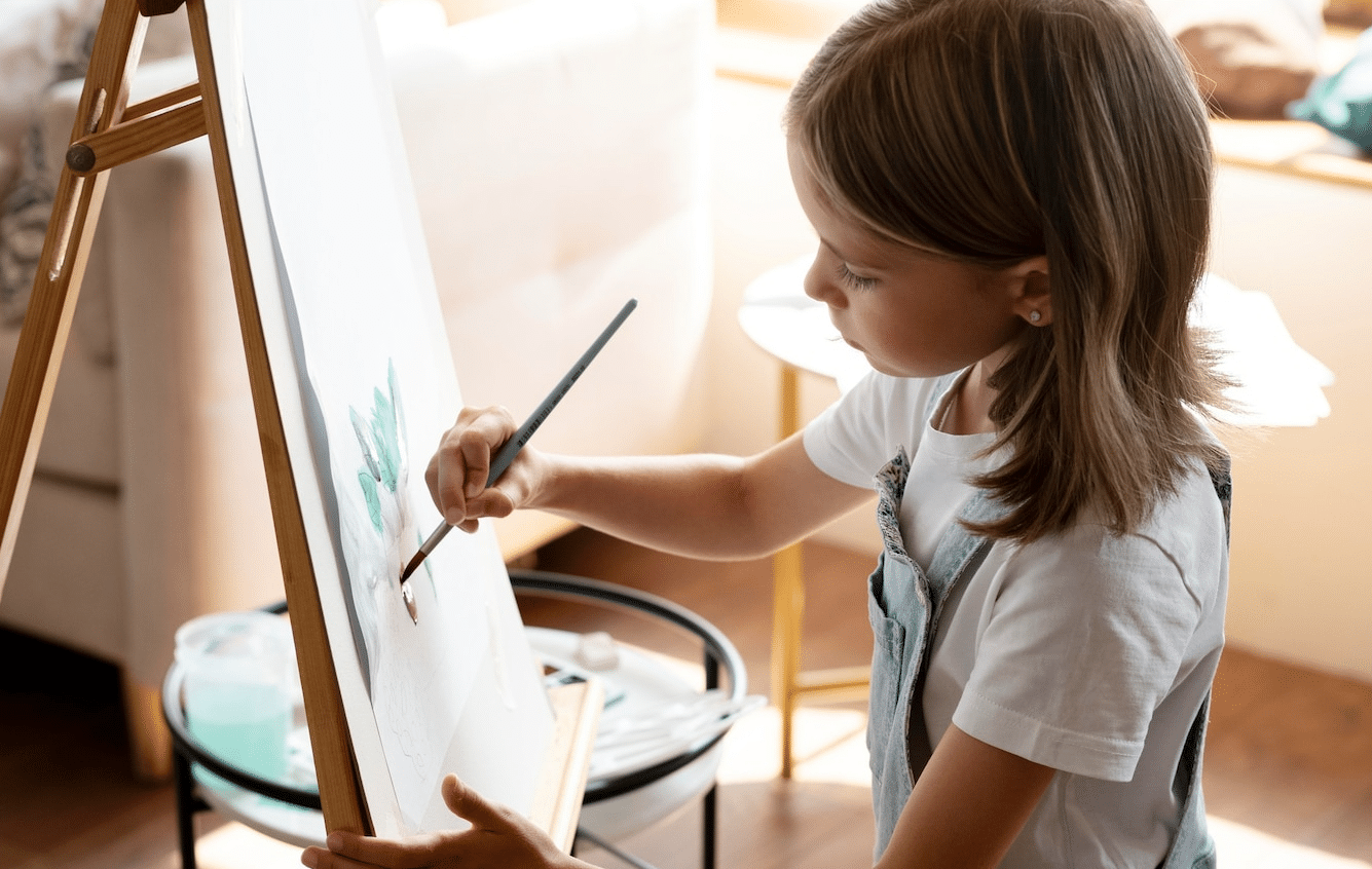 provide arts and crafts - tips for spending quality time with your child during this term's holiday